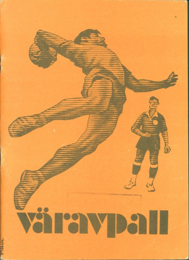 Buchumschlag mit einem Fußballspieler in Uniform, der entschlossen einen Ball tritt, betitelt mit "Värvall Football Programme".