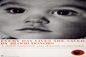 Das Gesicht eines Kindes mit ernster Miene, umgeben von Text, der "Jeden Tag werden Leben durch Blutspender gerettet" in fetter, schwarzer Schrift lautet.