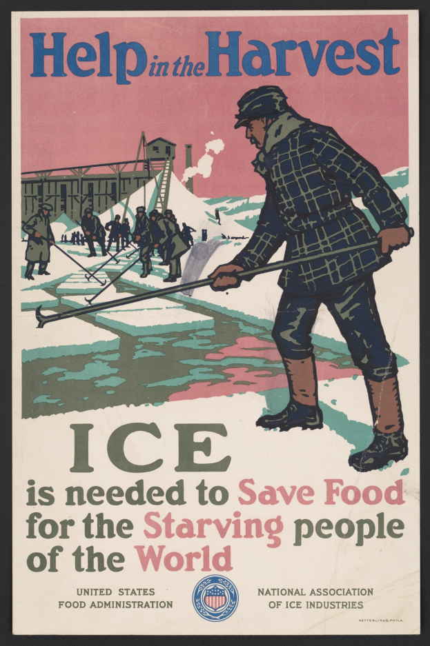 Plakat mit einer Person in einem weißen Hemd und blauen Jeans, die in einem verschneiten Feld unter einem blauen Himmel steht, umgeben von schwarzer Schrift, die "Hilfe bei der Ernte - Eis wird benötigt, um Lebensmittel für die hungernden Menschen der Welt zu retten" lautet.