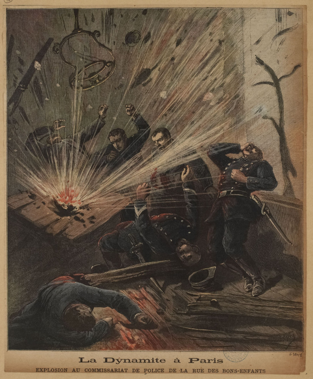Eine chaotische Explosionsszene aus der Französischen Revolution auf einem Plakat dargestellt, mit Menschen auf dem Boden liegend und anderen um einen Tisch mit verstreuten Gegenständen herumstehend, und der Text "La Dynamite à Paris" unten.